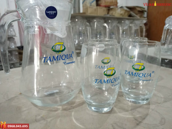 Bộ bình nước in logo Tamiqua Cosmetics